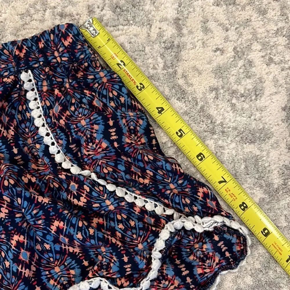 Flowy Shorts   - Picture 6 of 7